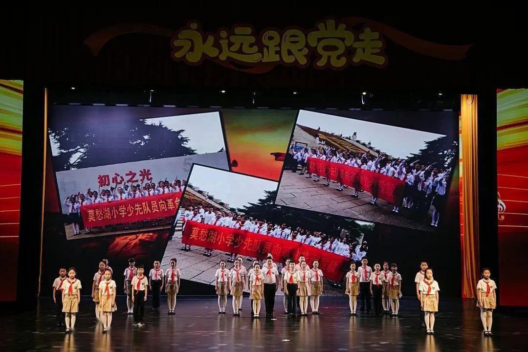 吉鹿力问答社区,快来发现更多Angelababy解锁双马尾新编法,怎么扎最好看?的乐趣!